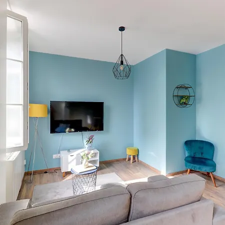 Le Cocon Bleu - Bel Appt Pour 6 En Centre-ville Holiday home Montlucon