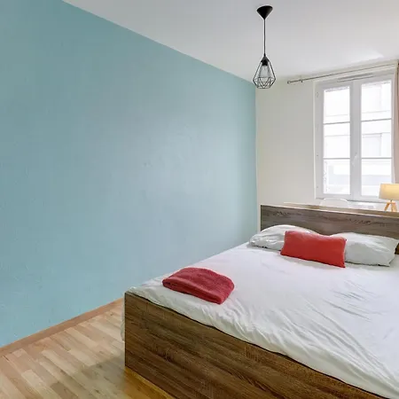 Holiday home Le Cocon Bleu - Bel Appt Pour 6 En Centre-ville Montlucon