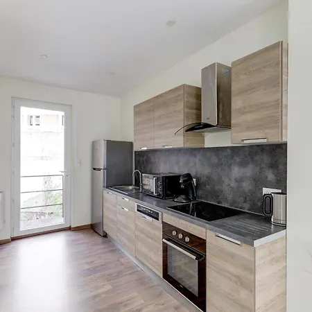 Holiday home Le Cocon Bleu - Bel Appt Pour 6 En Centre-ville Montlucon